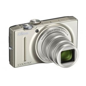 Digitalni foto-aparat Nikon S8200, Srebrni